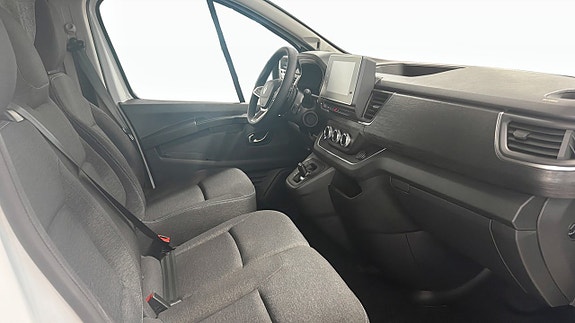 Renault Trafic 3 of 9