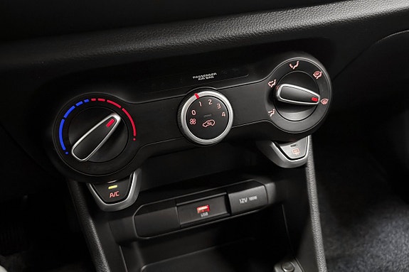 Kia Picanto 13 of 19