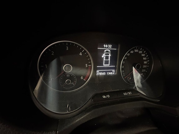 Volkswagen Amarok 9 of 11