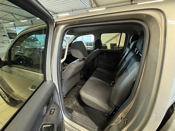 Volkswagen Amarok 8 of 11