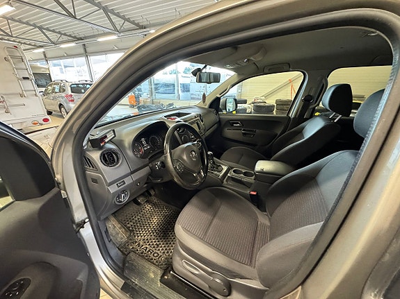 Volkswagen Amarok 6 of 11