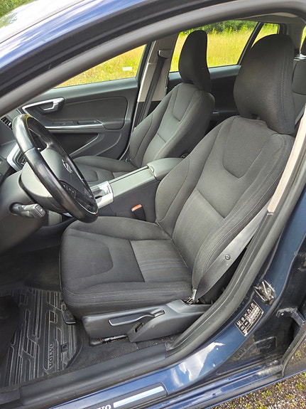 Volvo V60 8 of 8