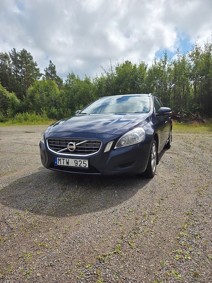 Volvo V60 3 of 8