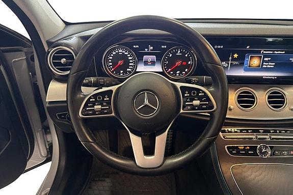 Mercedes-Benz E200 9 of 12