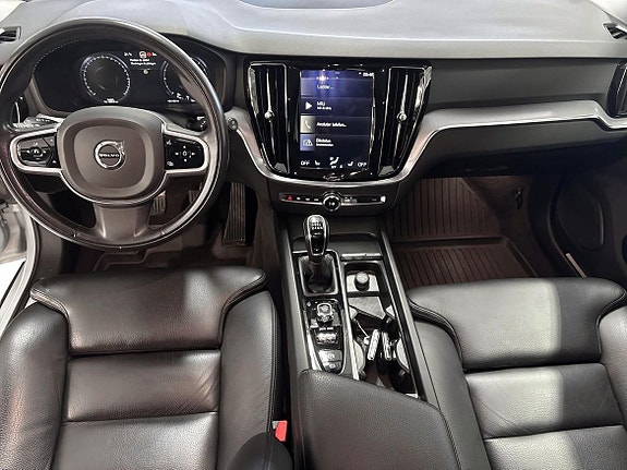 Volvo V60 8 of 13