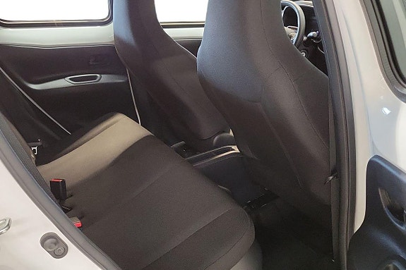 Toyota Aygo X 7 of 19
