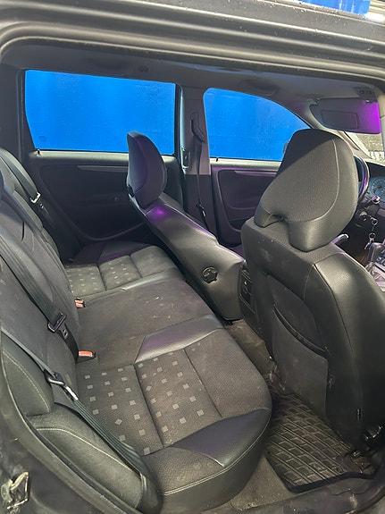Volvo V70 5 of 6