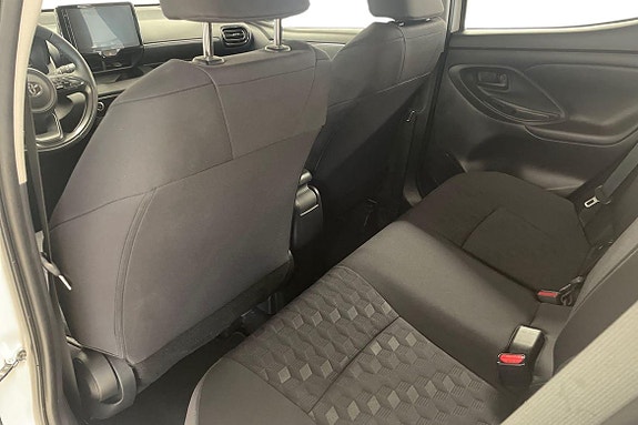 Toyota Yaris 13 of 20