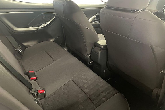Toyota Yaris 9 of 20
