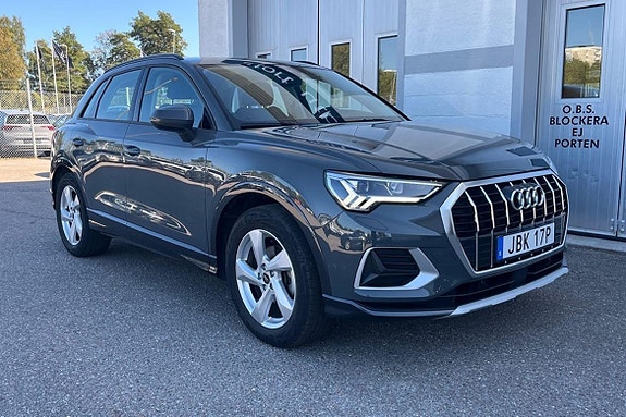 Audi Q3 16 of 23