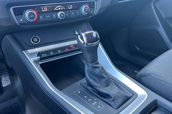 Audi Q3 20 of 23