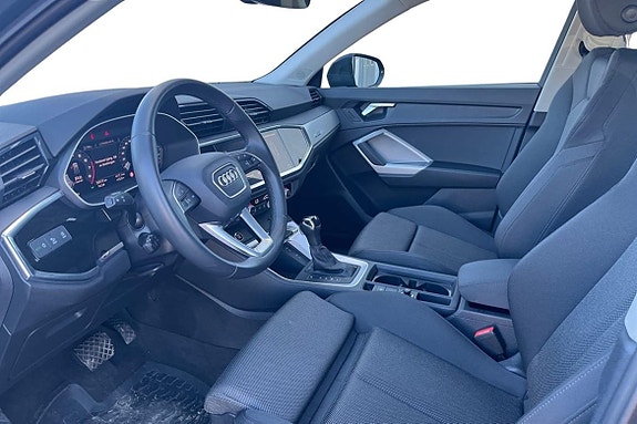 Audi Q3 10 of 23