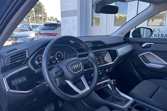 Audi Q3 18 of 23