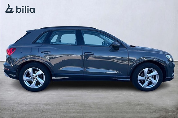Audi Q3 14 of 23