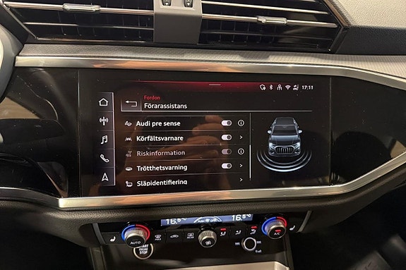 Audi Q3 25 of 25
