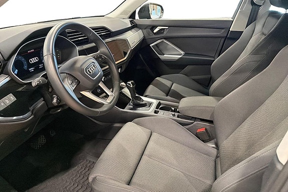 Audi Q3 12 of 25