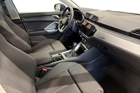 Audi Q3 7 of 25