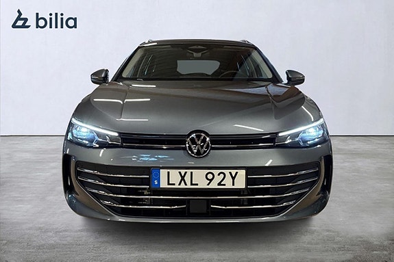 Volkswagen Passat 6 of 24