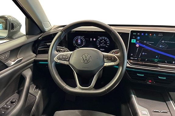 Volkswagen Passat 9 of 24
