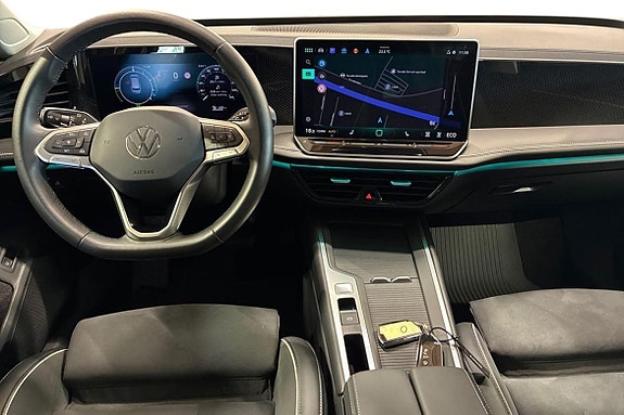 Volkswagen Passat 8 of 24