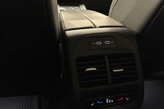Volkswagen Passat 18 of 24