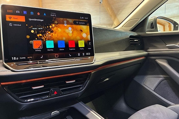 Volkswagen Passat 23 of 24