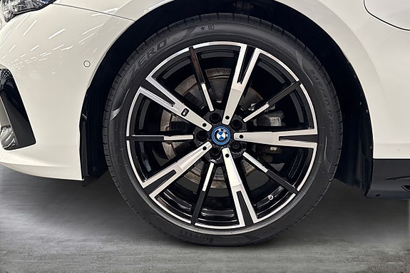 BMW 530e 14 of 18
