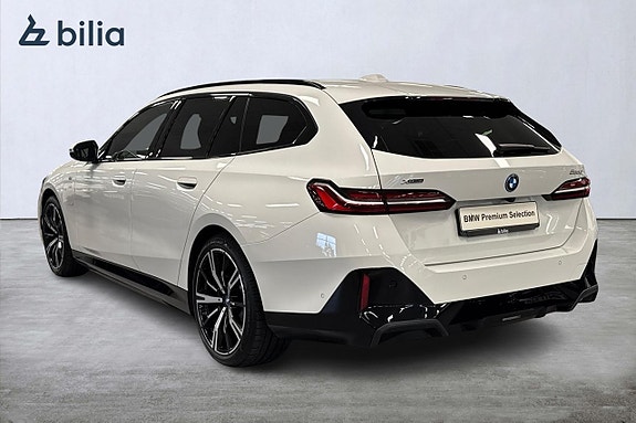 BMW 530e 2 of 18