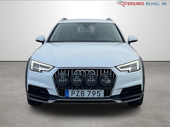 Audi A4 allroad 2 of 11