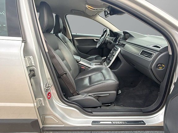 Volvo XC70 7 of 18