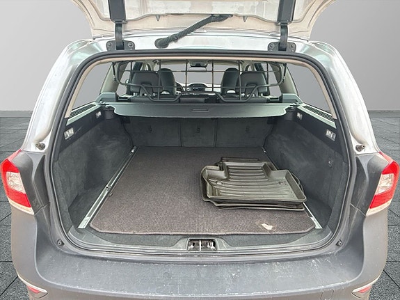Volvo XC70 11 of 18