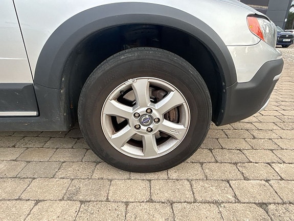 Volvo XC70 12 of 18