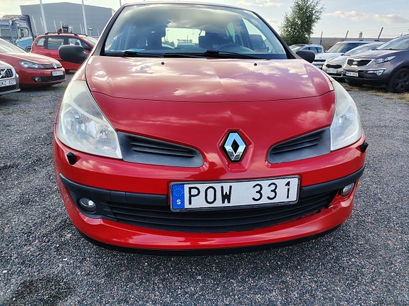 Renault Clio 9 of 17