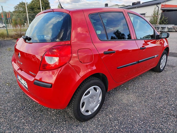 Renault Clio 3 of 17