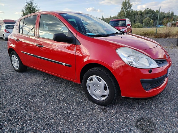 Renault Clio 2 of 17