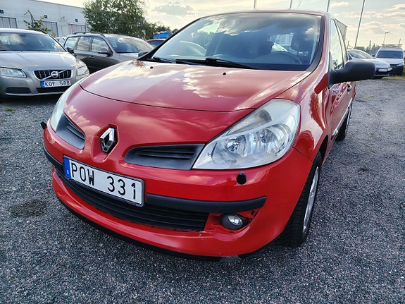 Renault Clio 10 of 17