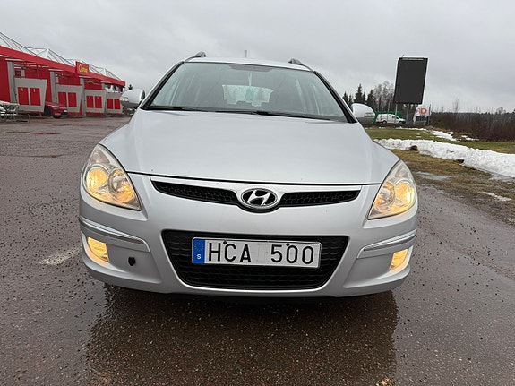 Hyundai i30 2 of 5