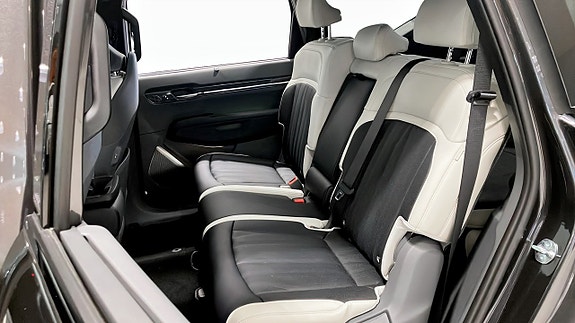 Kia EV9 9 of 17