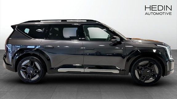 Kia EV9 4 of 17