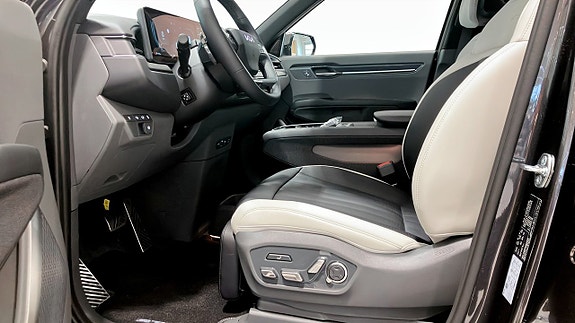 Kia EV9 14 of 17