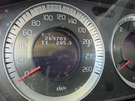 Volvo V70 9 of 16