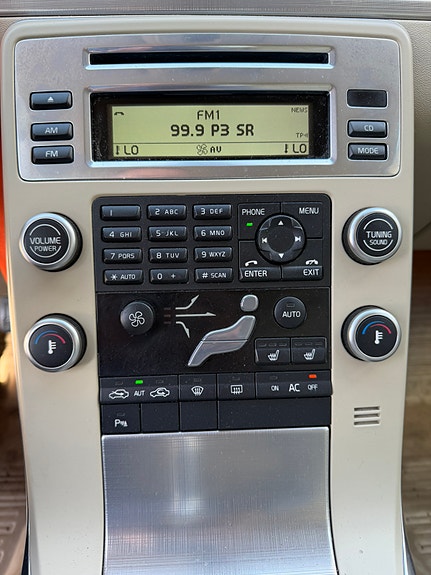 Volvo V70 10 of 16