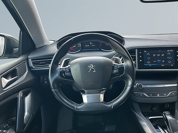 Peugeot 308 SW 9 of 21
