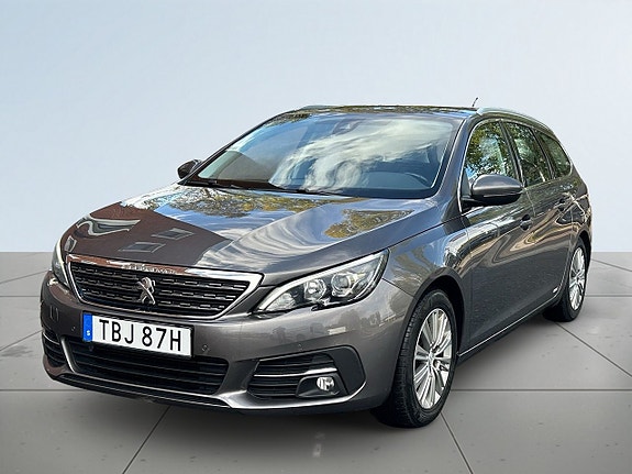 Peugeot 308 SW 16 of 21