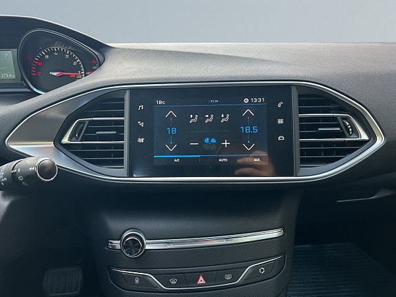 Peugeot 308 SW 11 of 21