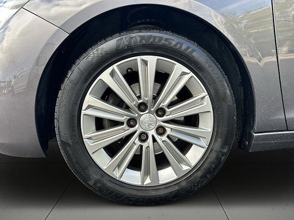 Peugeot 308 SW 14 of 21
