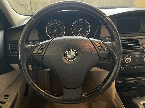 BMW 520i 11 of 11