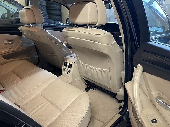 BMW 520i 6 of 11