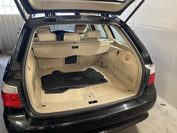 BMW 520i 7 of 11