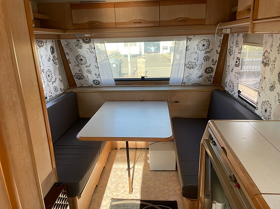 Adria Unica B 431 DD 4 of 10